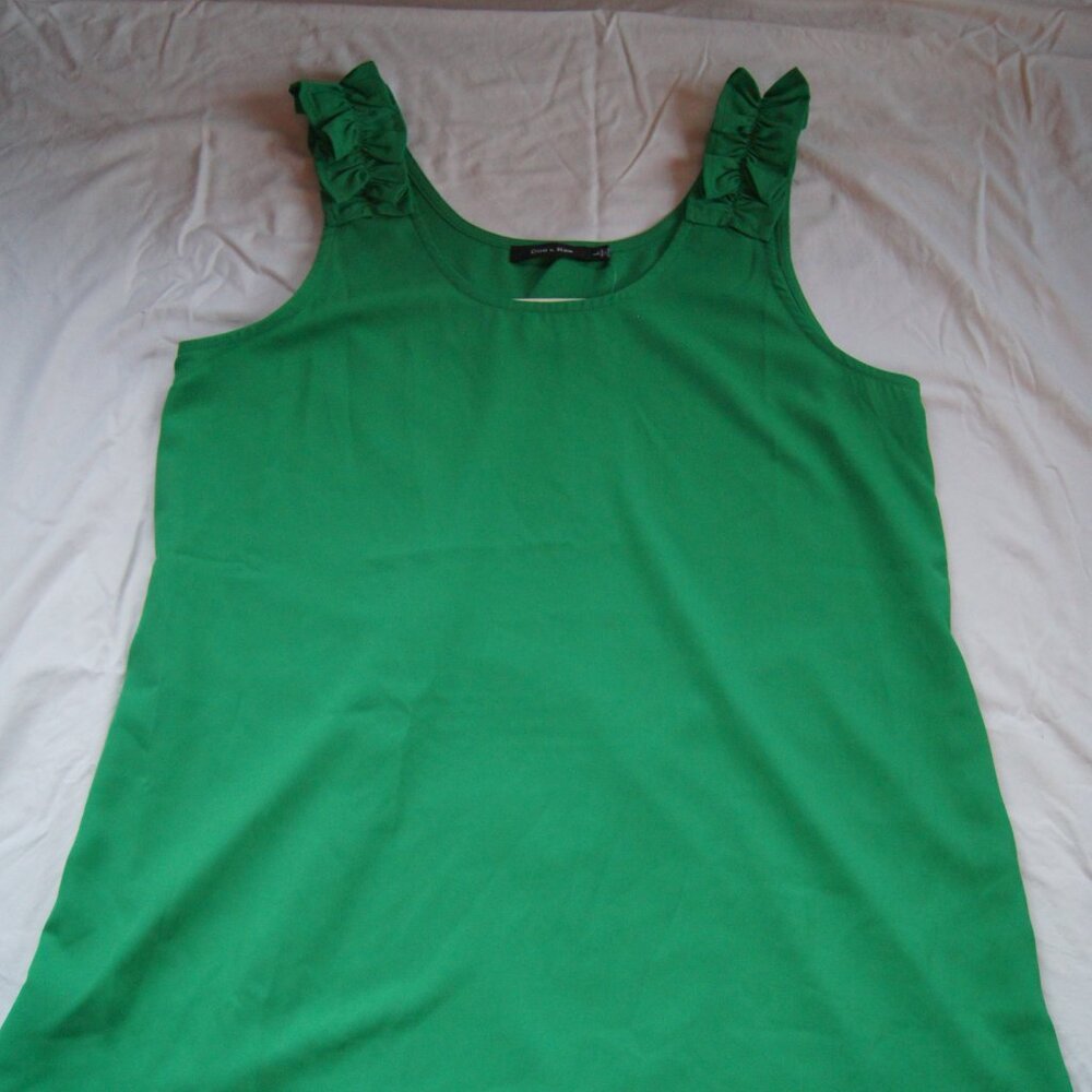Doe & Rae Large Green Tank - Picture 2 of 7